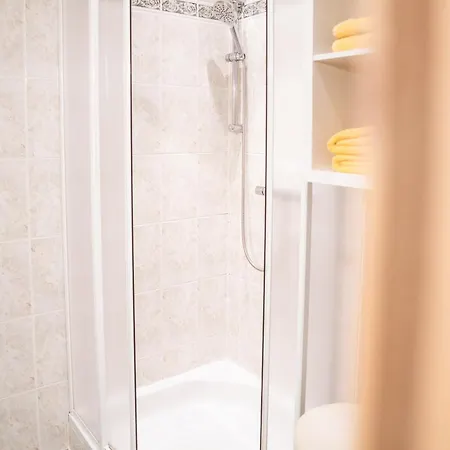 Stauders Und ベッド・アンド・ブレックファスト 4*