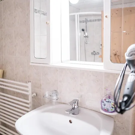 Stauders Und ベッド・アンド・ブレックファスト 4*