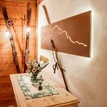 Stauders Und Bed & Breakfast 4*
